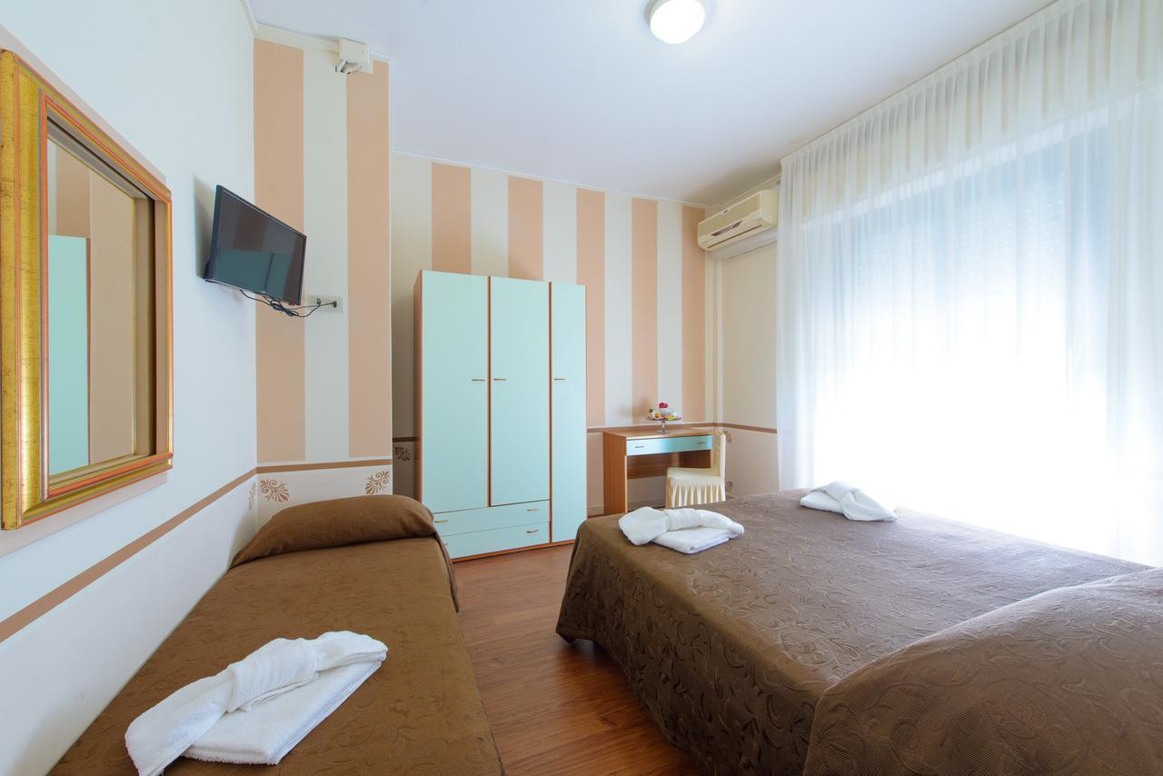 Hotel Maracaibo Rimini Exterior photo